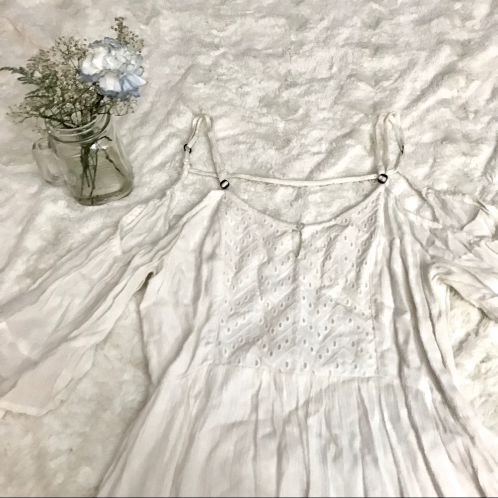 Bohemian Off shoulder open back dress 👗